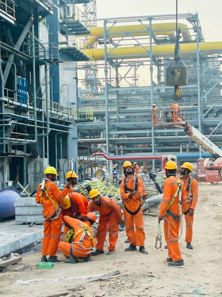 Uniforme de seguridad para proteger a trabajadores-1